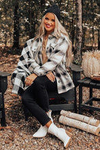 Load image into Gallery viewer, Black Plaid Fleece Lined Jacket
