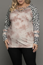 Load image into Gallery viewer, Plus size Criss Cross Leopard Long Sleeve Tee
