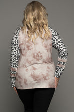 Load image into Gallery viewer, Plus size Criss Cross Leopard Long Sleeve Tee
